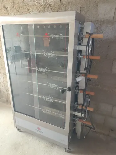 Máquina de assar frango com a capacidade de 30 frango.