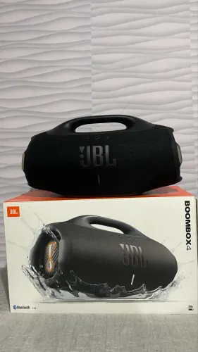 JBL BoomBox 4