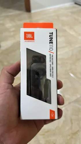 Fone JBL Tune 110 com fio - Preto