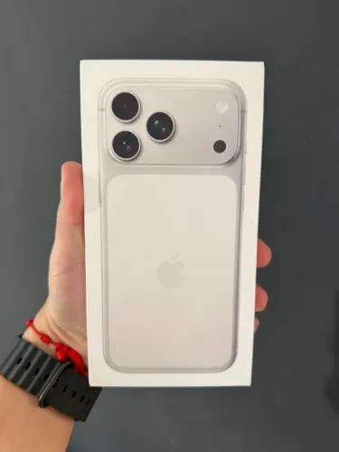 iPhone 17 Pro Max 256GB, E-Sim, na cor Silver. Produto lacrado, Garantia Apple!