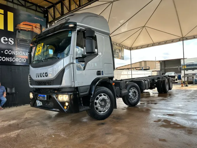 Iveco Tector 31-300 ano:2023 Bitruck cabine leito automático