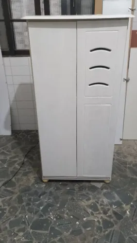 Guarda roupa de solteiro