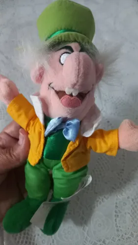 Alice, Chapeleiro em pelúcia. 