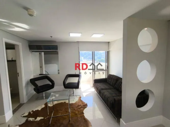 Sala Comercial Mobiliada de Alto Padrão no Boqueirão Santos | 45 m² Privativos + Vaga Cob