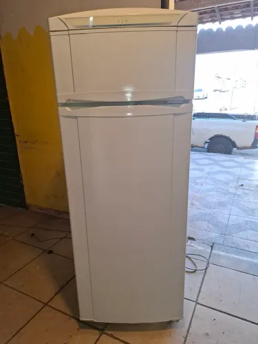 Vendo geladeira continental 320 litros