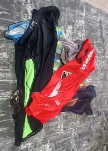 4 Camisas ciclismo TAMANHO P (USADAS)