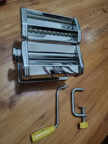 Máquina de fazer macarrão 
