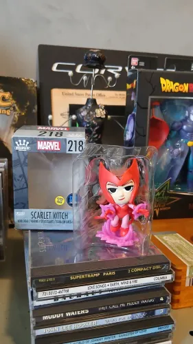 Funko Minis Marvel Scarlet Witch #218. Original, na caixa. Edição exclusiva. 8cm.