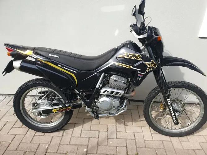 XR 250 Tornado Diferenciada
