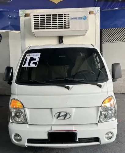HYUNDAI HR COM BAÚ REFRIGERADO 
