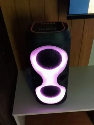 Caixa de som com led