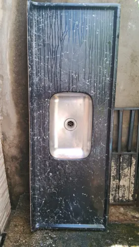 Vendo Pia de Cozinha com Cuba de Metal