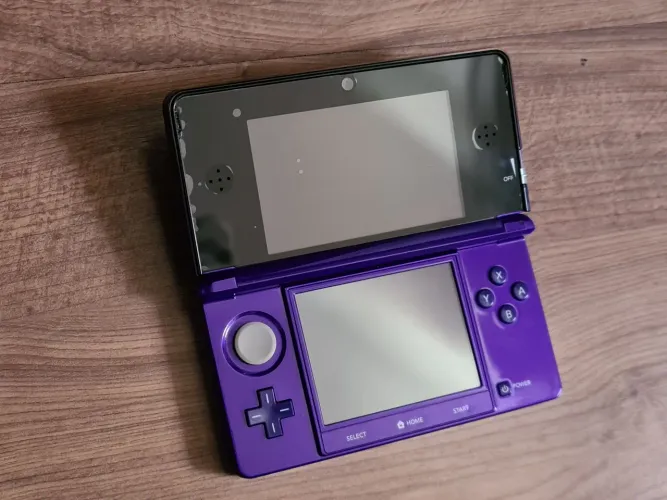 Nintendo 3DS semi novo desbloqueado