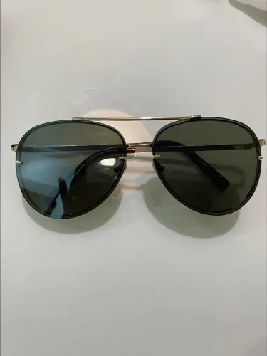 Vendo óculos modelo aviador.