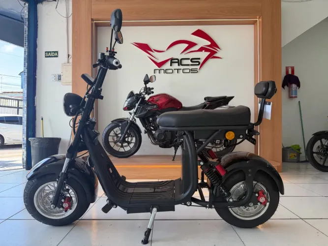 SCOOTER ELÉTRICA IMPECÁVEL