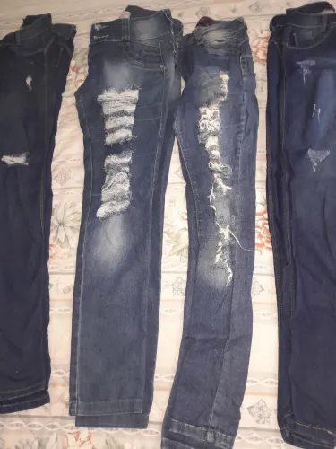 LOTE DE DESAPEGO JEANS FEMININO (para vender  tudo de uma vez)