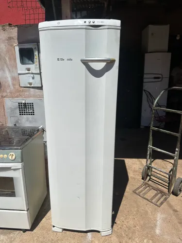 Vendo freezer Eletrolux