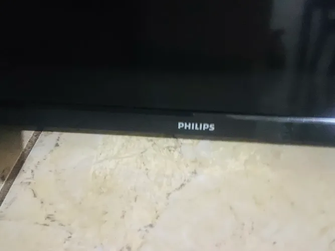 Smart TV Philips 50? 4K - Tela Quebrada - Controle Original