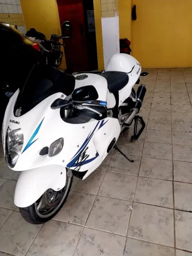 Suzuki Hayabusa 1300.