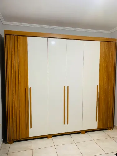 Guarda-roupa Norton corrediça telescópica pés em ABS cabide  de alumínio 2,30 x 2.52 x 52