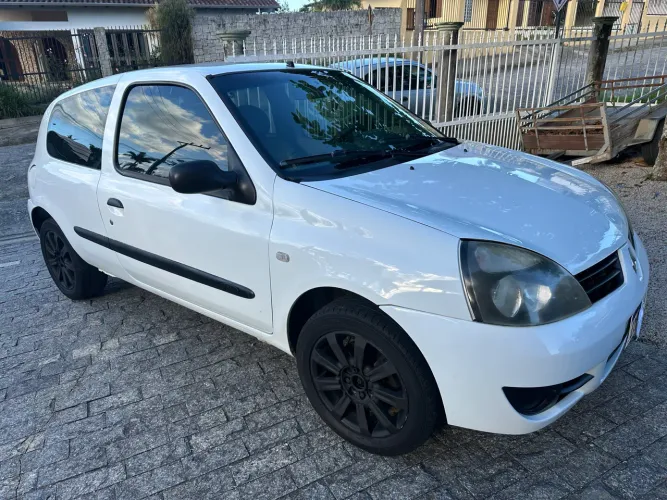 Renault Clio Hi-flex 1.0 16V 3P 2011