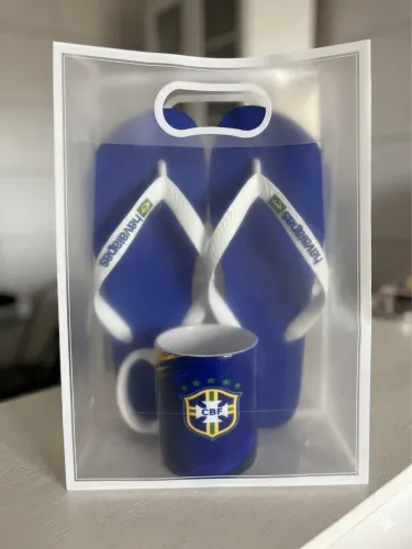 Kit havaianas e caneca para dia dos namorados 