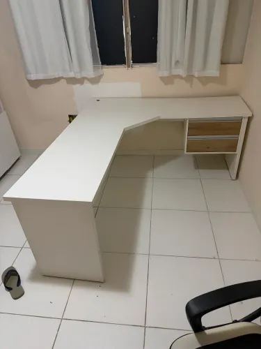 Mesa em L 1,60m x 1,80m