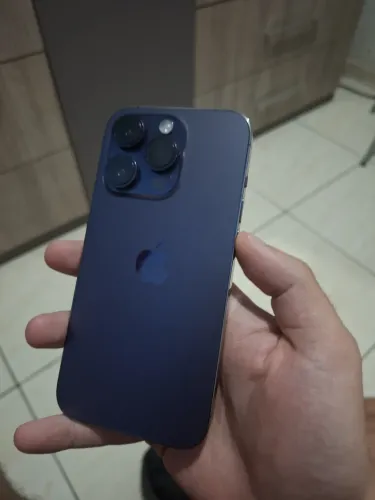 iPhone 14 Pro impecável