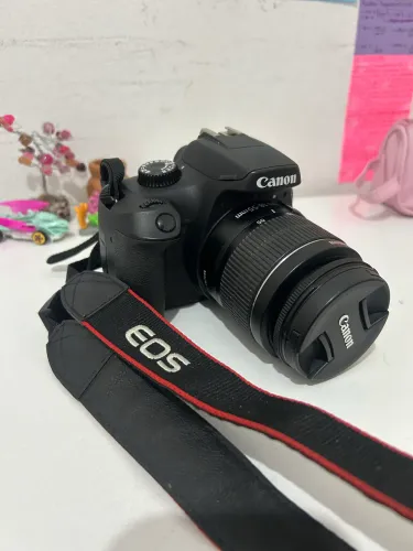 Câmera Cânon T100 EF-S 18-55 III