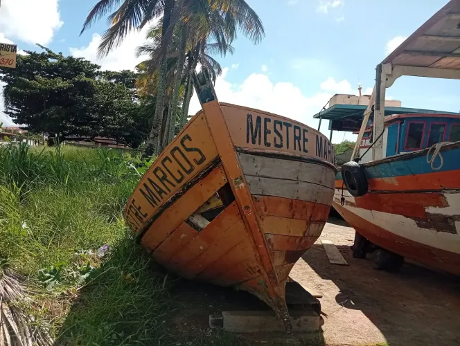 Vendo barco de pesca com licença de camarão 