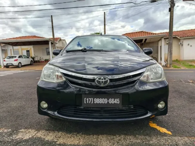 Toyota Etios XLS Sedan 1.5 Flex 16V 4P Mec. 2013