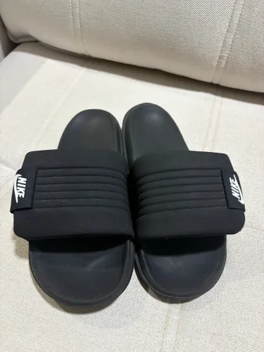 Chinelo Nike OffCourt Adjust Preto