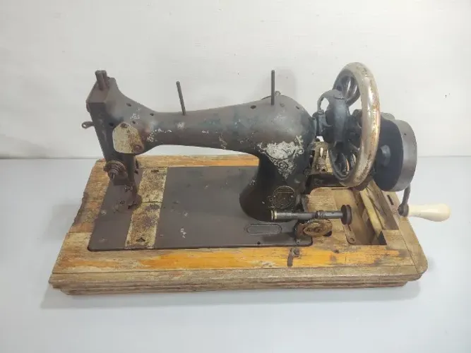 Máquina Costura Alemã Antiga Manual Gritzner Durlach Fzu (Usado)
