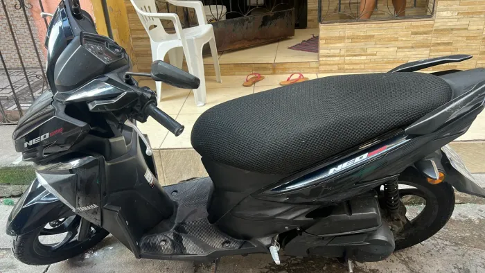 Moto Neo automática 125