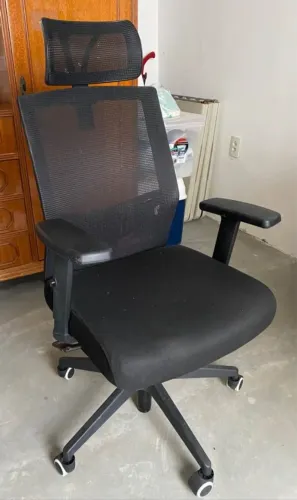 Cadeira Escritório Presidente (detalhe na base)