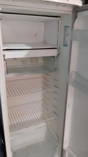 Geladeira Eletrolux 220 volt