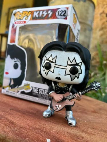 Funko pop Rocky The Spaceman Kiss com caixa