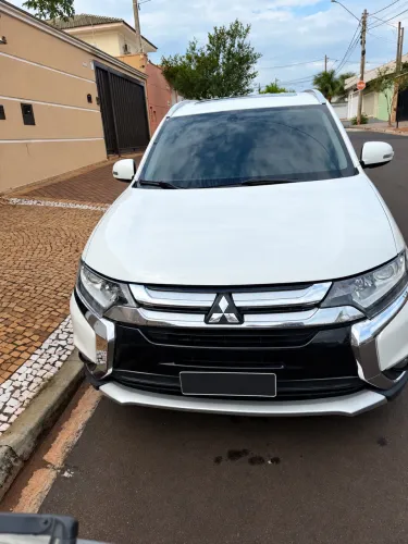 Mitsubishi Outlander Comfort 2.0 16V Aut. 2018