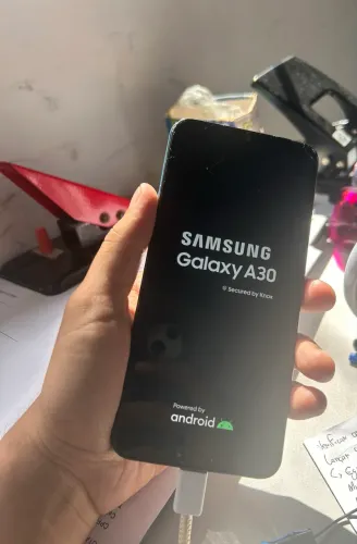 Vendo Samsung Galaxy A30 Usado