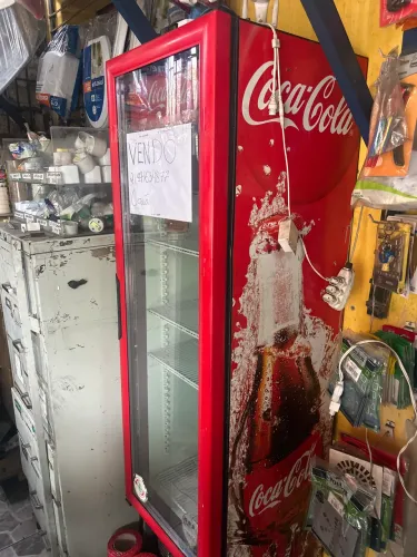 Geladeira expositora IMBERA Coca-Cola 218L