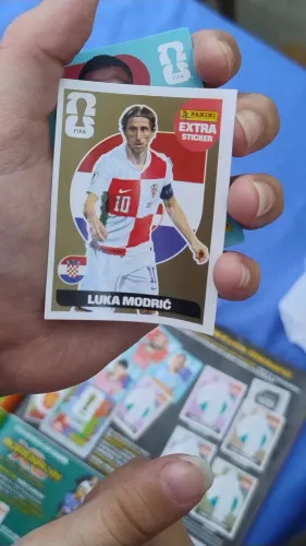 Vendo figurinha extra legend ouro luka Modrick