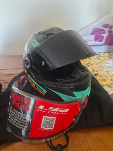Vendo Dois capacetes Ls2, Ótima oportunidade
