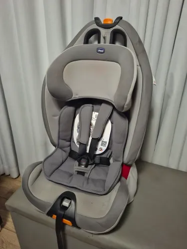 Cadeirinha infantil para automóveis Chicco Gro-Up 123