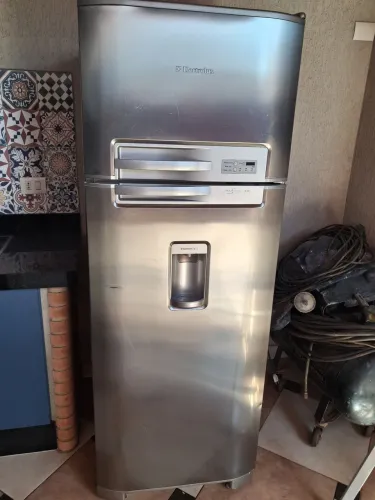 Geladeira Electrolux dc49x