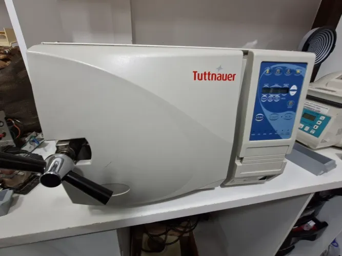 Autoclave Automática Tuttinauer 2540 EKA