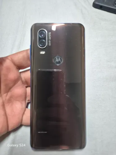 motorola one vision, 128gb, android 11. Meu desde novo nunca trocou tela muito bom apar