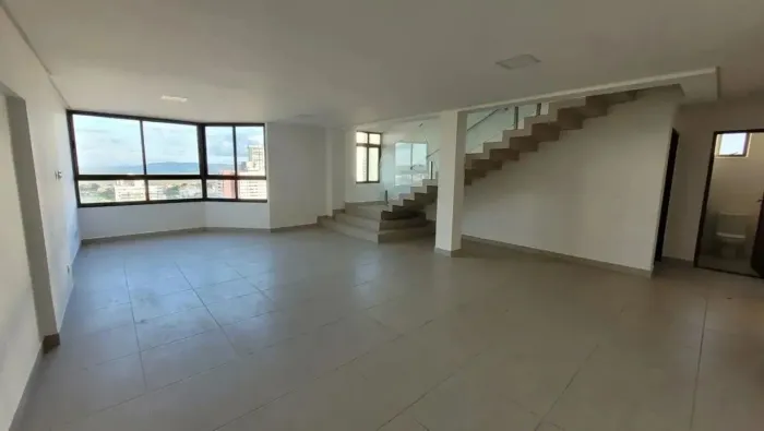 apartamento Cobertura com 5 suítes para locação no bairro do Mirante - Aluguel