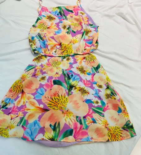 Vestido Farm com amarração, costas nuas e estampa floral P