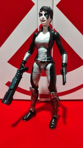 Custon Dominó Marvel Legends HASBRO.
