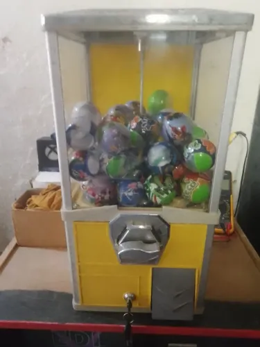 Máquina de bolinha vending machine pra vender barato